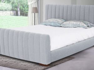 Charming Colonial Queen Size Bed