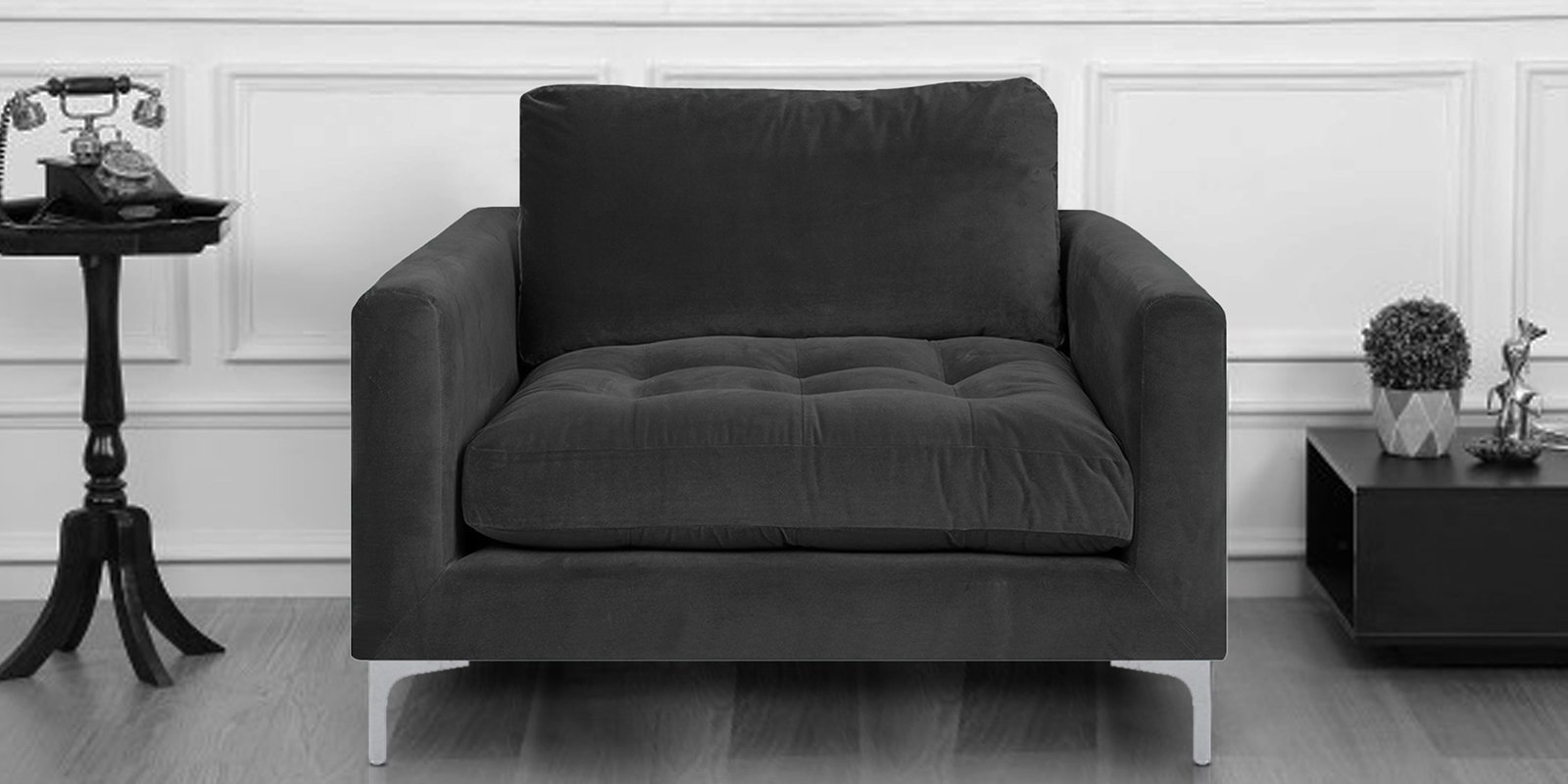 Extraordinary Lounge Chair in Grey Colour